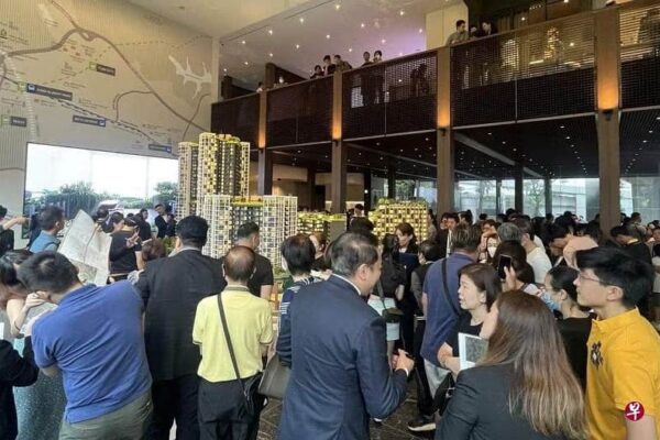 Crowded Showflat at The Reserve Residences
