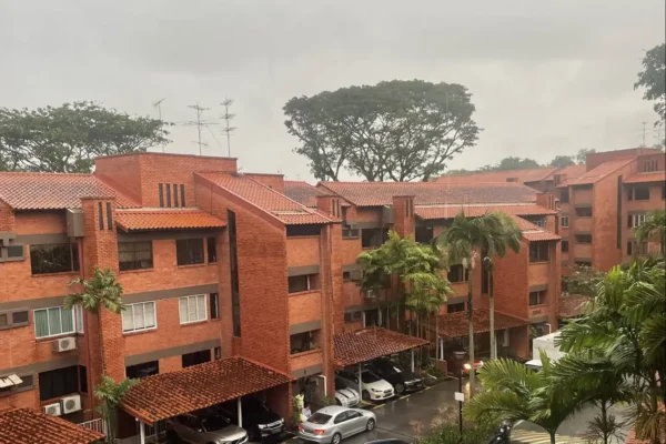 Loyang Valley Enbloc